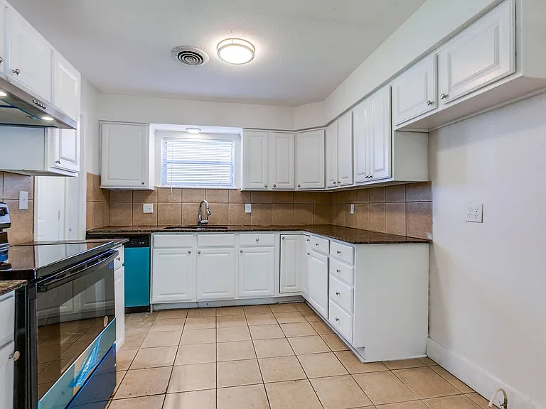 10728 Allegheny Dr — Photo 11