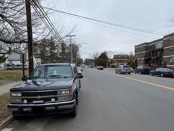 4th image of 807 Forest Ave