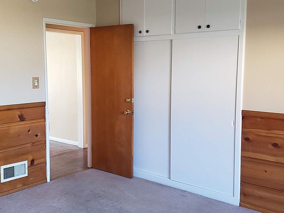5th image of 10609 Ayres Ave