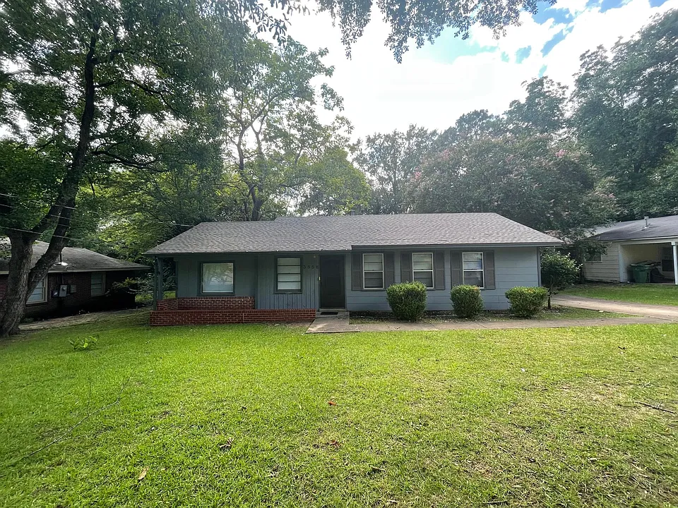 3858 Sherwood Dr