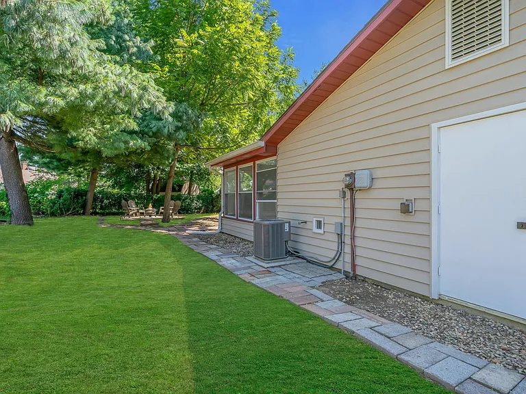 4 Twig Ct — Photo 12