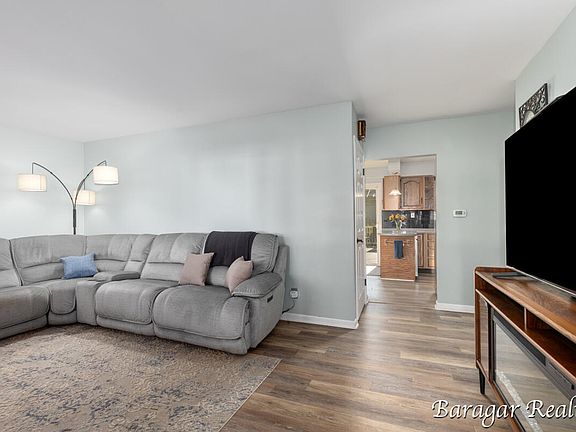 5th image of 2304 Westover Dr