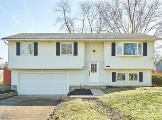 1661 Devonshire Dr, Brunswick, OH