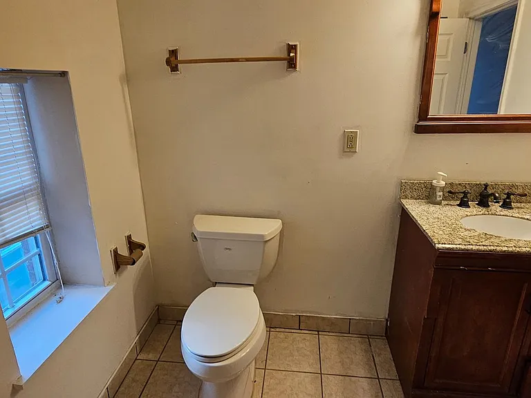 927 N 6th St #3 — Photo 15