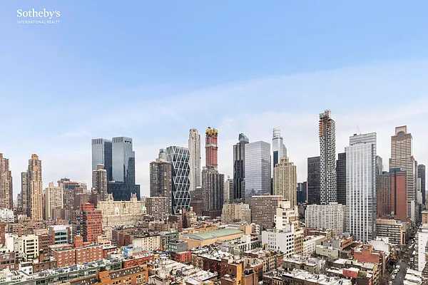 Sold by Sotheby's International Realty | media 14