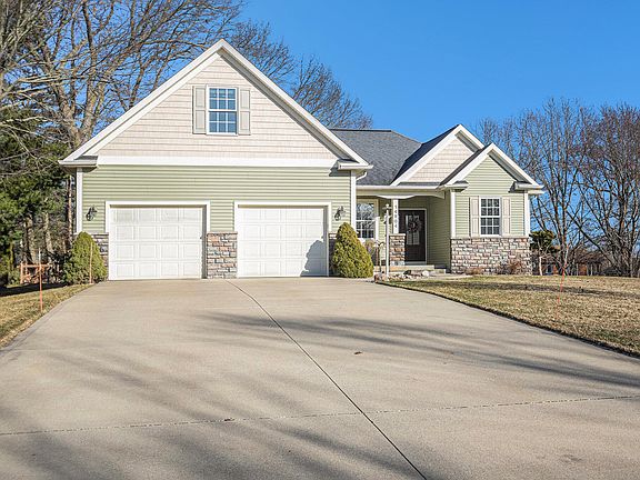 2nd image of 14904 Canary Dr