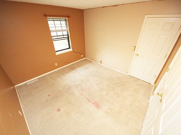 5th image of 8332 Carter St