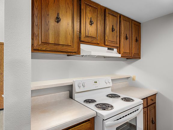 4th image of 2807 17th Ave S APT 6