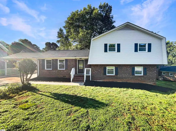 209 Barrett Dr, Mauldin, SC 29662