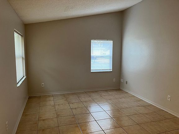5th image of 415 Forest Park Ln
