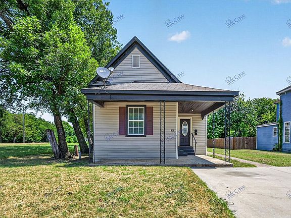 2nd image of 419 N Grand Ave #A
