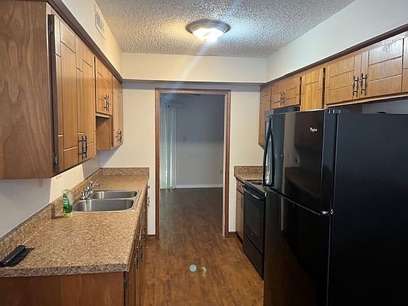 4th image of 1006 S Inglewood Ave #5