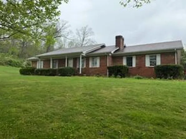 94 Mountain Parkway Spur Rd, Campton, KY 41301