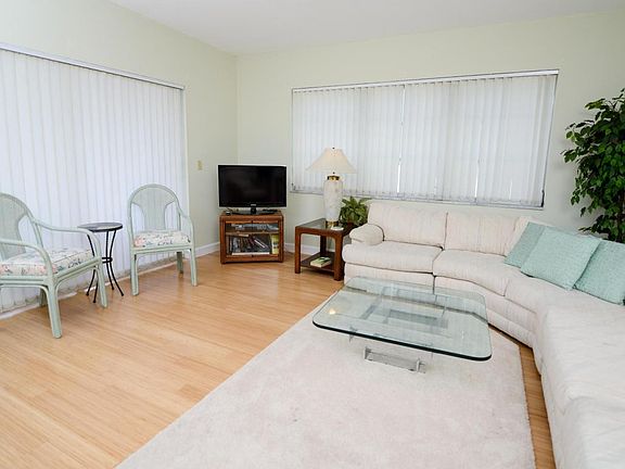 5th image of 4201 S Ocean Blvd APT L6