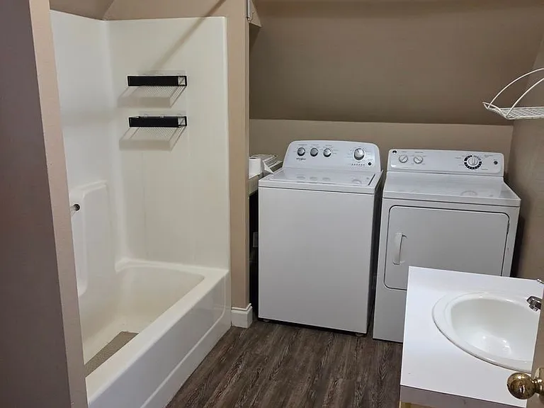 824 W Center St — Photo 5