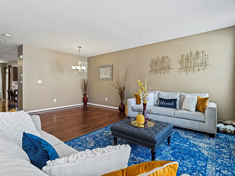 7526 Stonehouse Run Dr — Photo 4