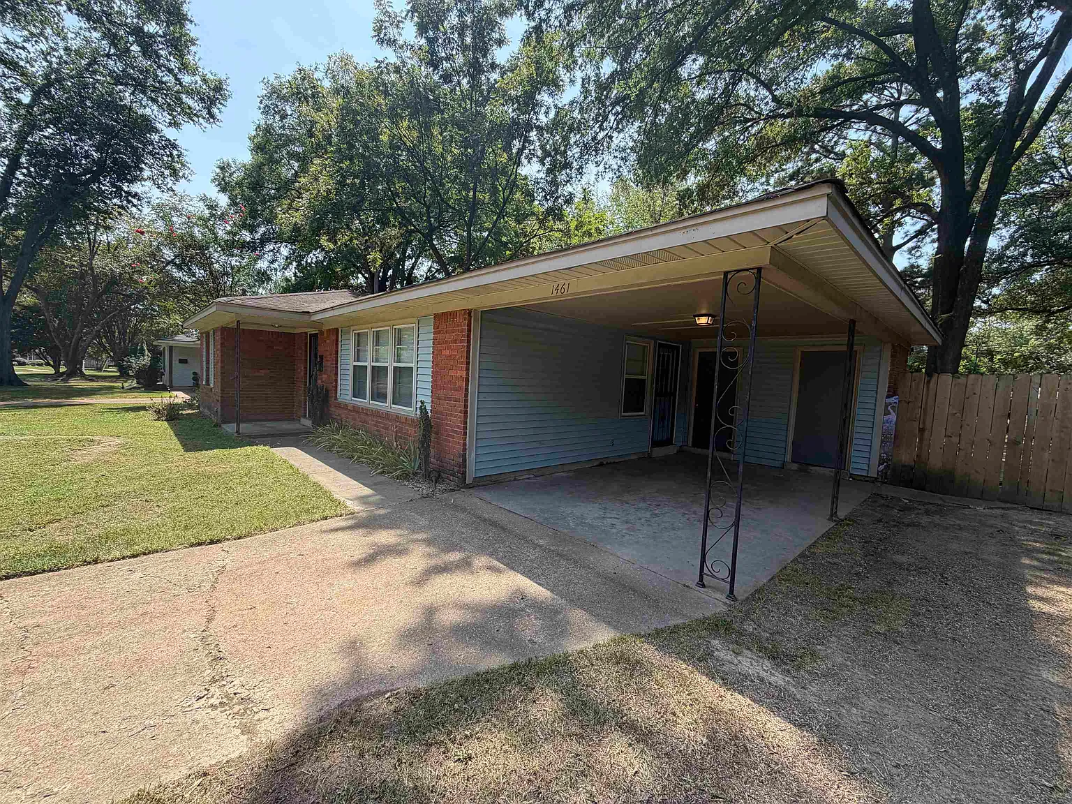 2 bed, 1.0 bath, 1019 sqft, $1,400 — Photo 2