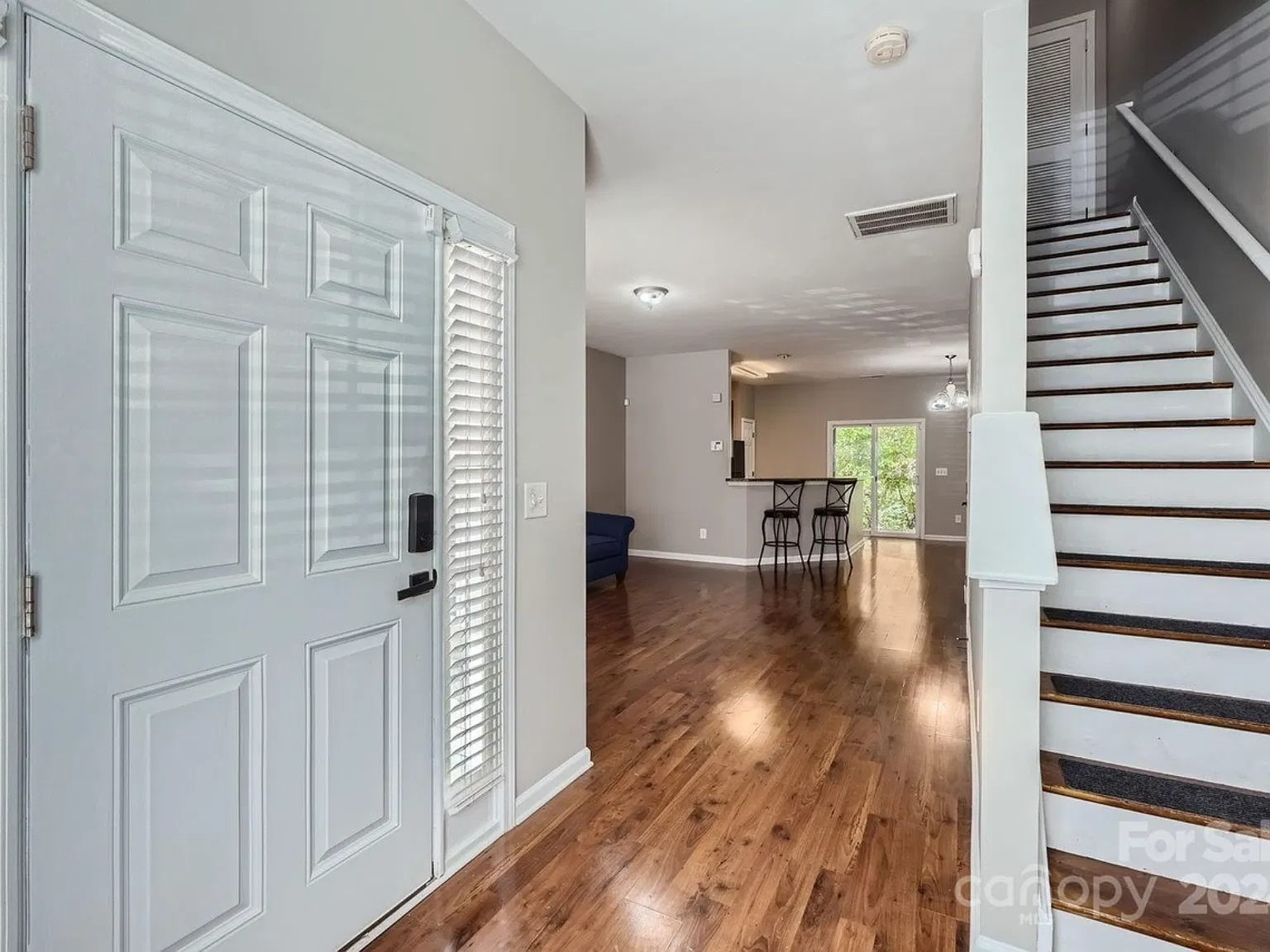 2 bed, 2.5 bath, 1232 sqft, $1,400 — Photo 3
