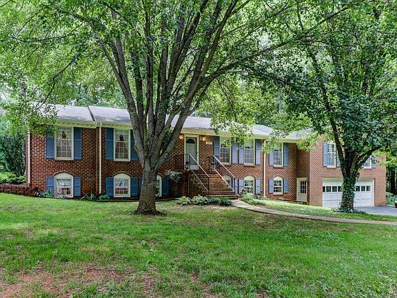 2nd image of 157 Woodhaven Ct