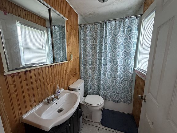 5th image of 714 E 8th St