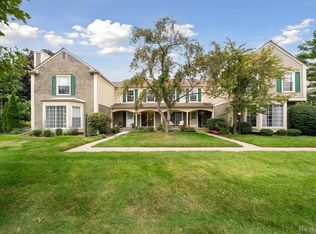 1484 Saddle Ln, Rochester Hills, MI 48306