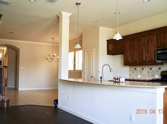 4th image of 1209 Naples Dr
