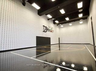4065 Confederation Pkwy #910, Mississauga, ON L5B 0L4