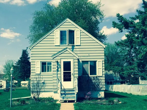 324 2nd St SE, Blooming Prairie, MN 55917