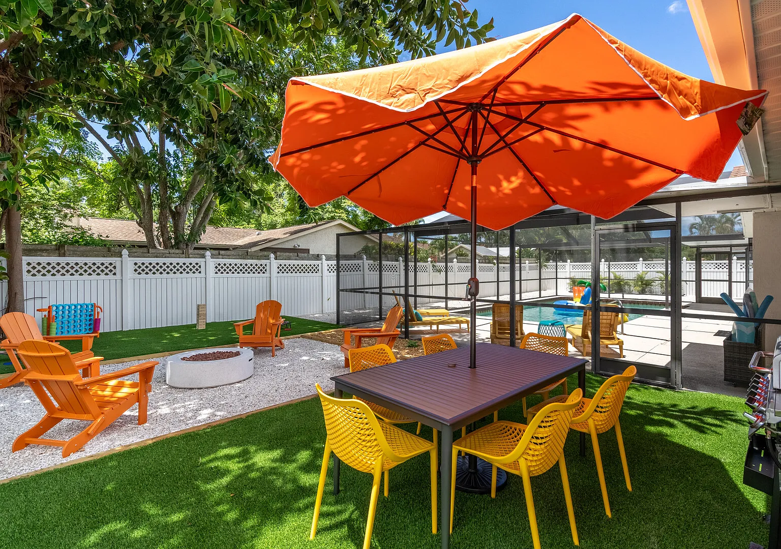 Stylish 3-Bedroom Home with Private Pool and Beautiful Design — Photo 1