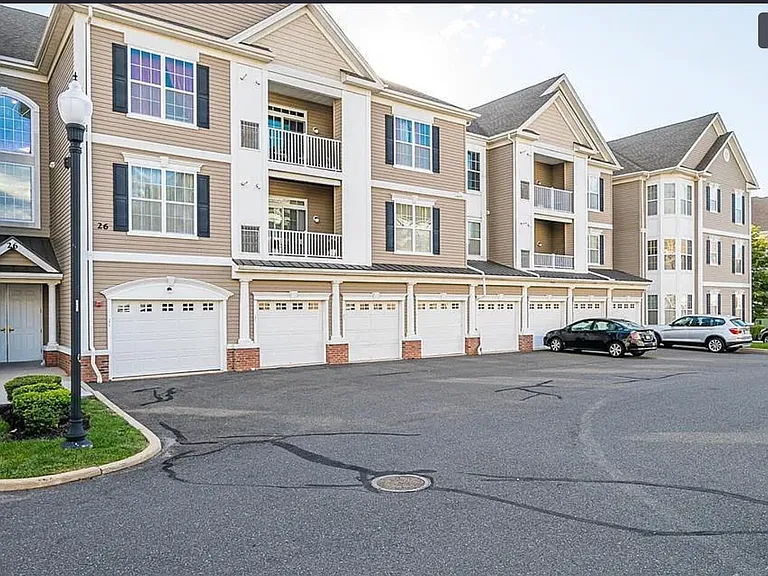 2623 Edward Stec Blvd — Photo 36