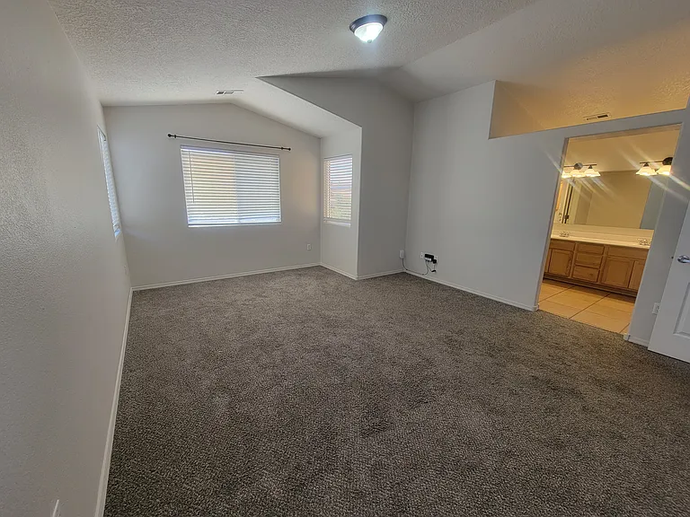 2202 Margarita Dr SE — Photo 27