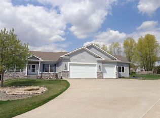 5537 Joshua St, Bettendorf, IA 52722