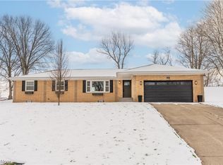 960 Impala Dr, Akron, OH 44319