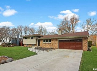 1513 W Woodside Dr, Dunlap, IL 61525