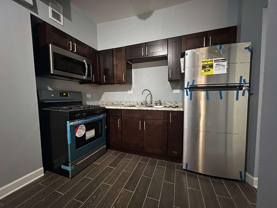 1st image of 10410 S Maryland Ave #3