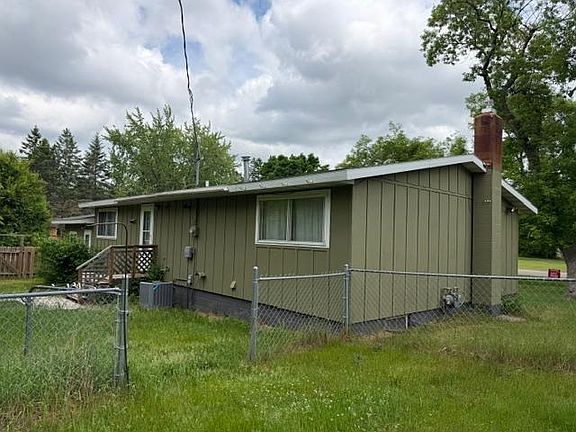 3rd image of 407 Lake Ave