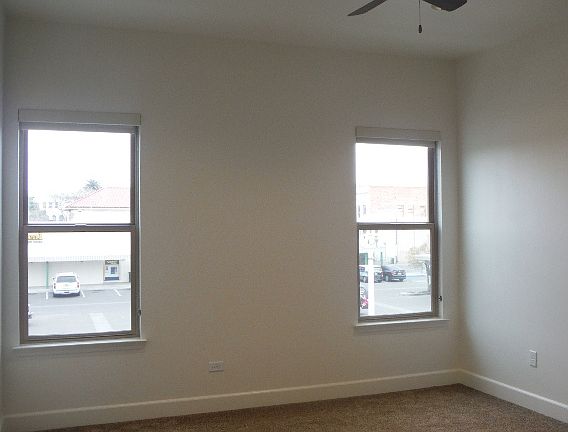 2nd image of 223 N Irwin St APT H