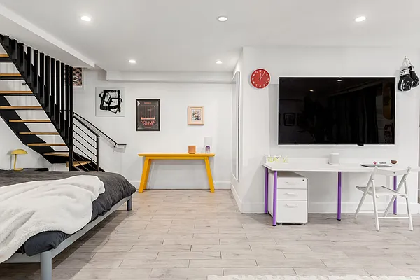 Rented by Owner | media 9