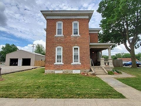 4th image of 513 N Main St