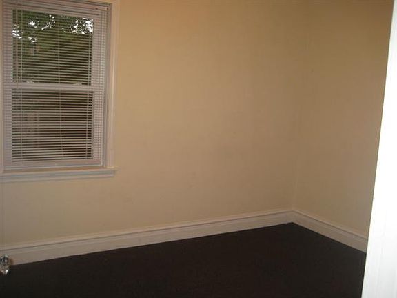 3rd image of 131 Pleasant Ave APT 2D