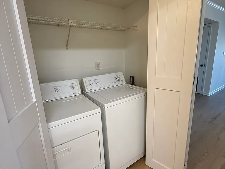 2505 W Broad St #222 — Photo 5