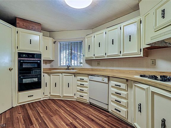 3rd image of 4582 E Royal Club Way
