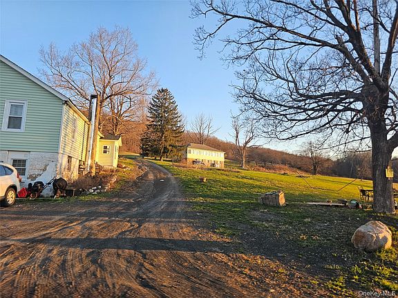 4th image of 111 Crane Road #101