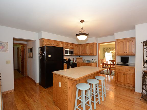 5th image of 336 Dove Ct