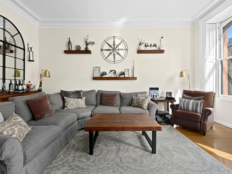 27 W 9th St #3 — Photo 5