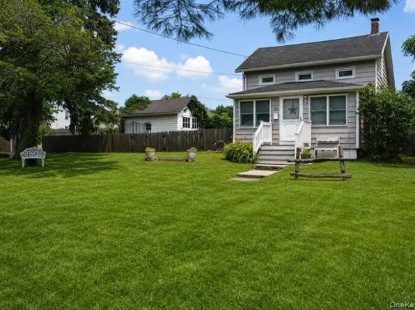 63 Smith Street, Sayville, NY 11782