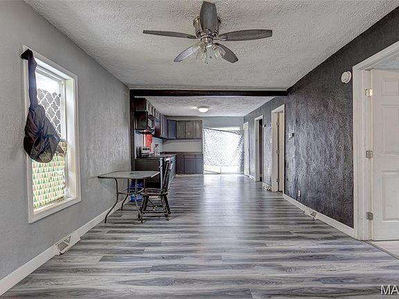 2nd image of 2306 Elizabeth St