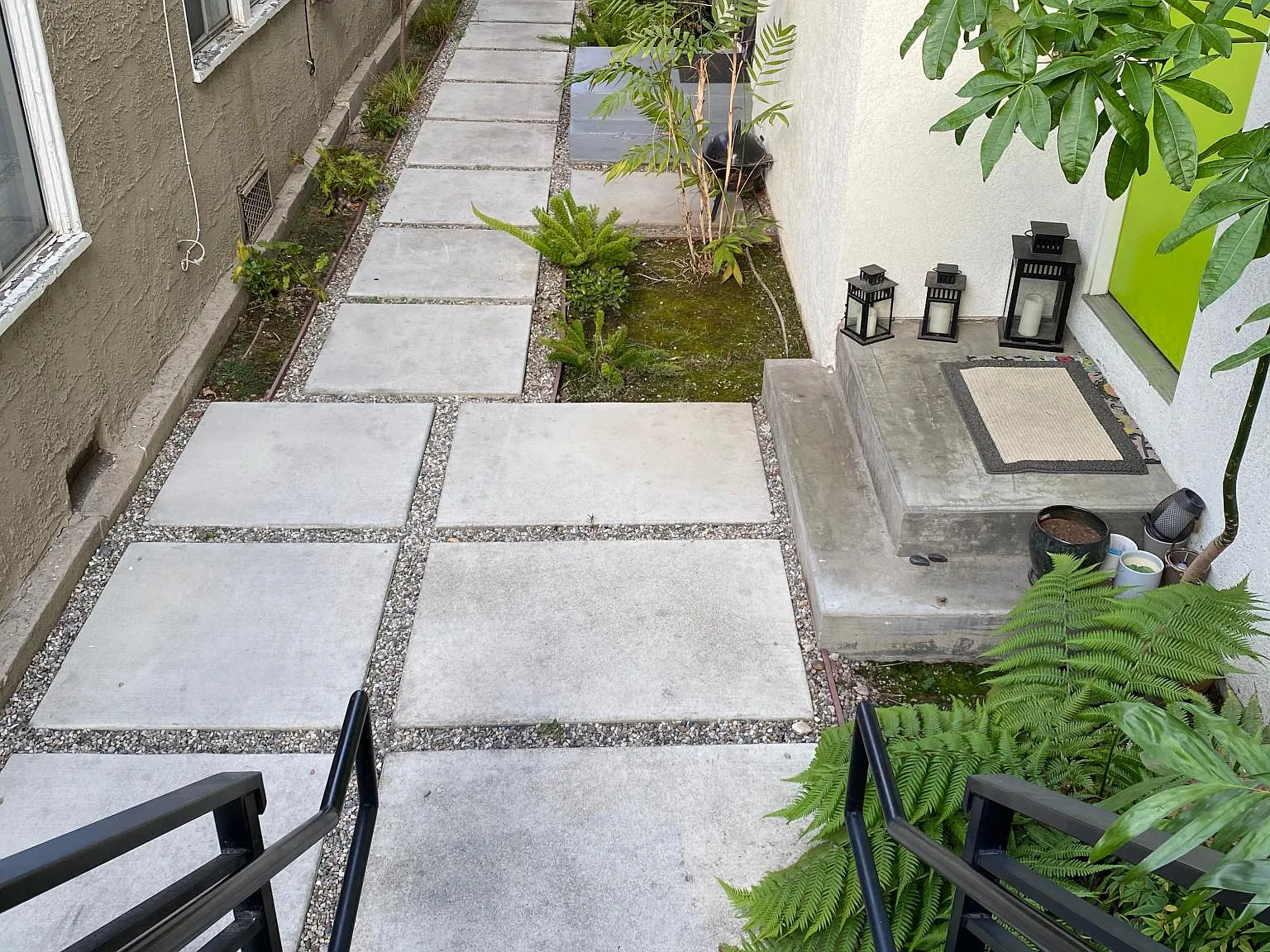 2326 Locust Ave — Photo 2
