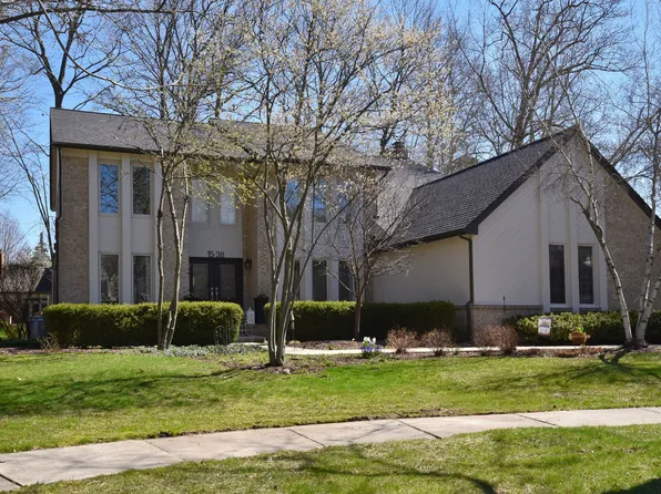 1538 Heatherwood Dr, Troy, MI 48098