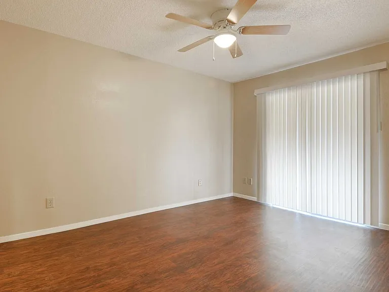 Crossings Apartments — Photo 18